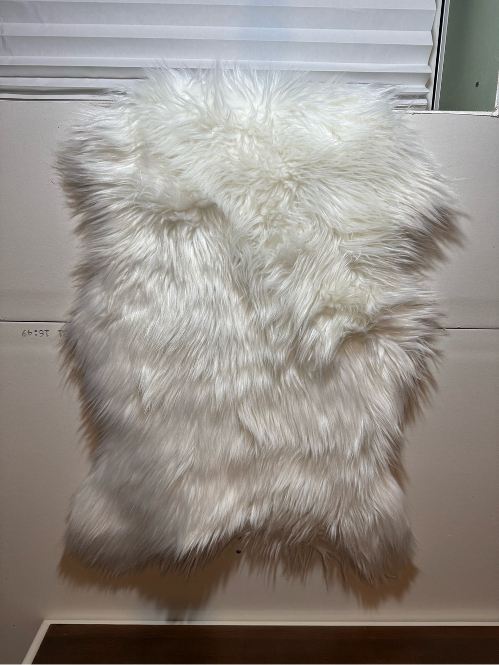 Luxe Faux Sheepskin Accent Rug - White